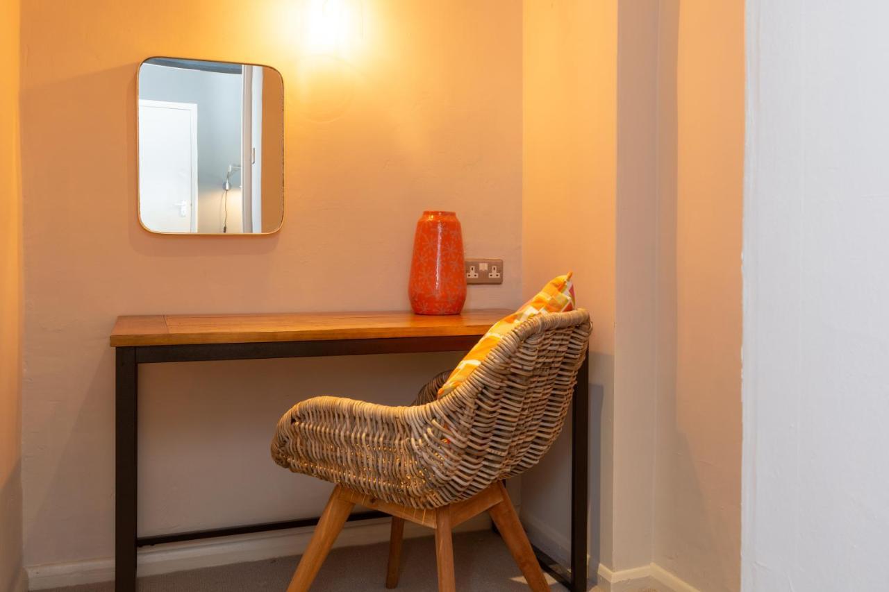 Jersey Arms Hotel 비세스터 외부 사진